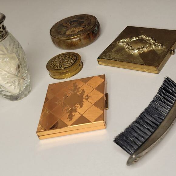 Vintage/Antique Vanity Lot - Picture 5 of 12